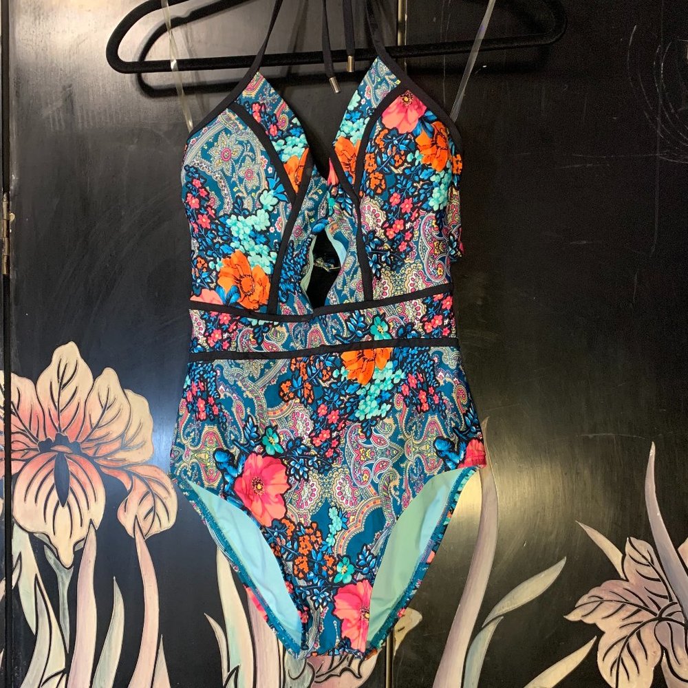 NWT Laundry One-Piece Paisley Floral Bathing Suit Size S